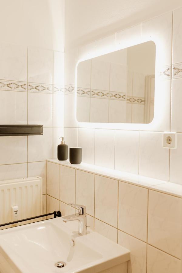 Design Apartment Stadtfeld-Ost Mit Netflix & 2 Schlafzimmern Magdeburg Exterior photo